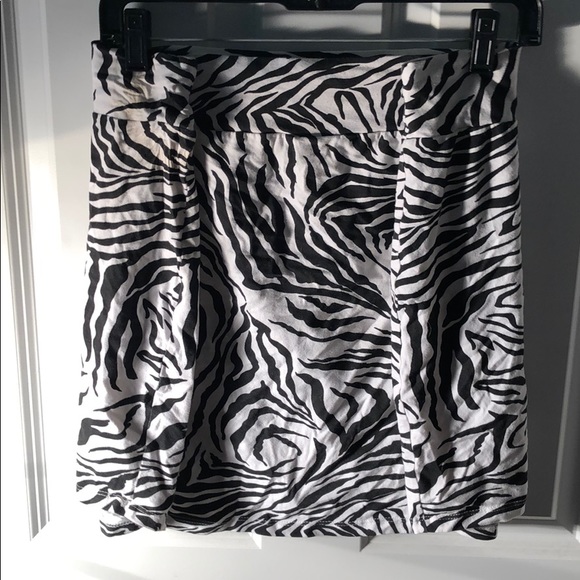 Torrid zebra print skirt - Picture 2 of 3